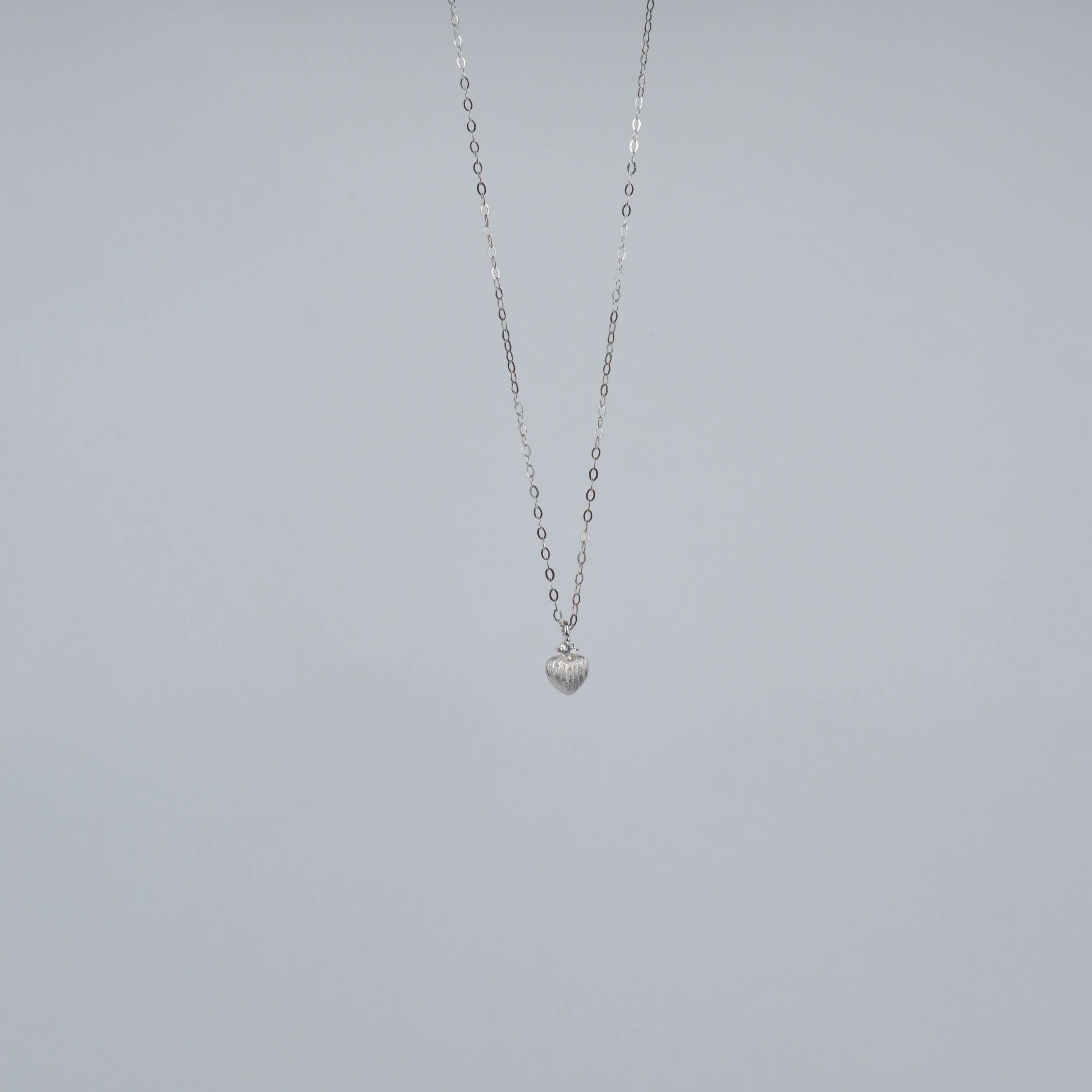 Amora Sacred - Billede 2