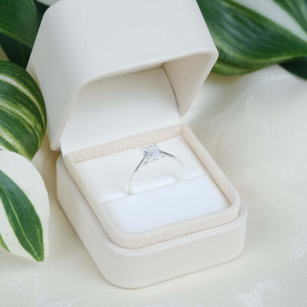 Sølv ring – Radiant Square i 925 sterlingsølv fra Ginny De Luxe