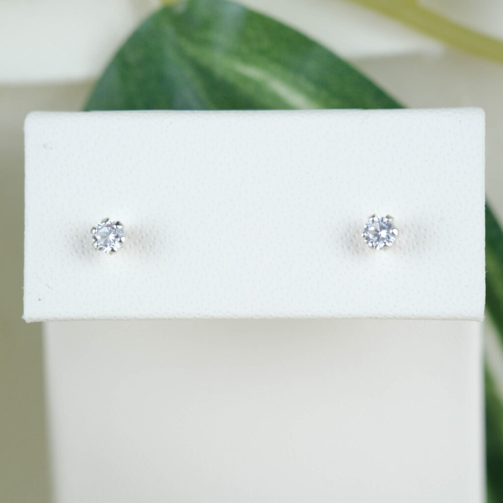 Sølv øreringe – CZ Studs i 925 sterlingsølv fra Ginny De Luxe